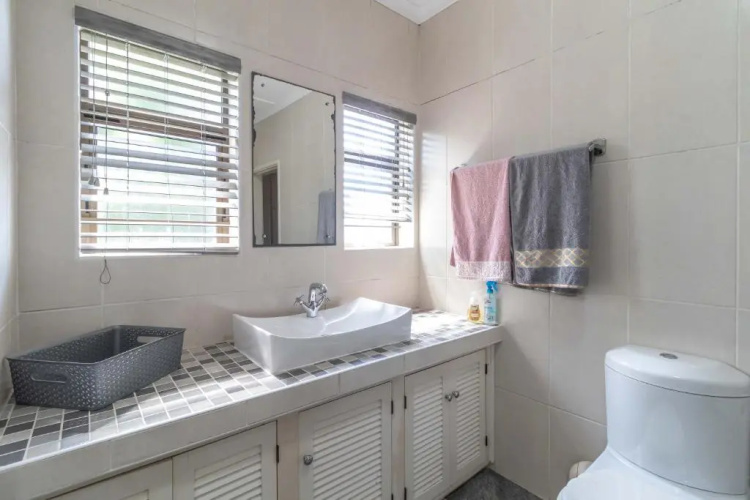 118 Ocean View 4 Bedroom House Amanzimtoti