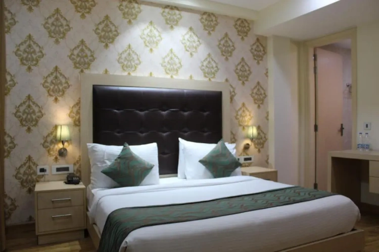 Deluxe Suite