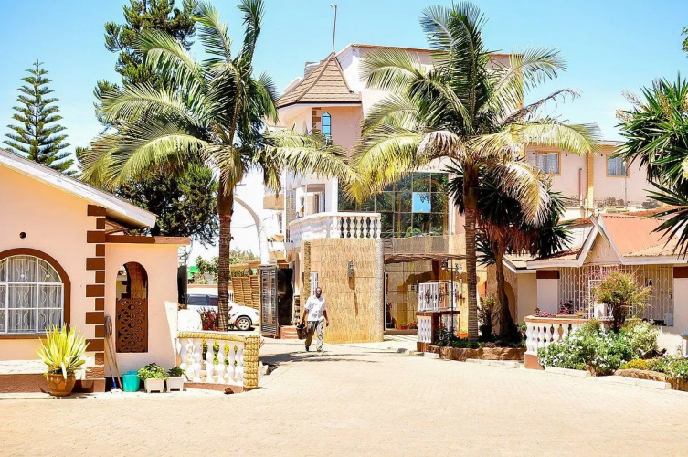 Simba Village Relax Inn