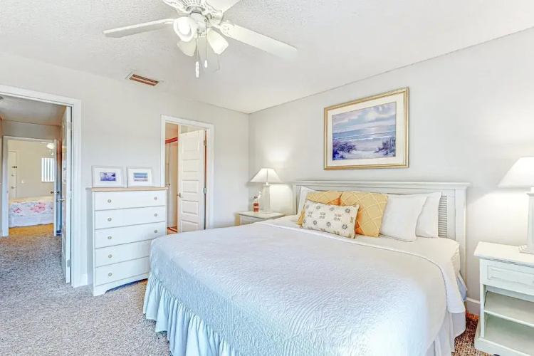 Recently Updated Resort Condo With 2 Pools, 2 Balconies, Ocean Views, Bbq, & W/D