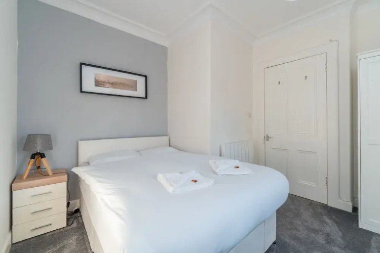 Silver Lining Charming Meadowbank Flat