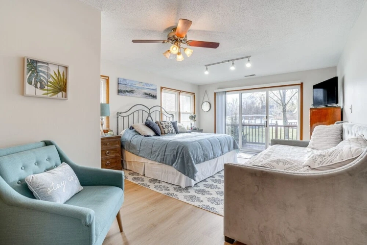 4 Bedrooms Cottage