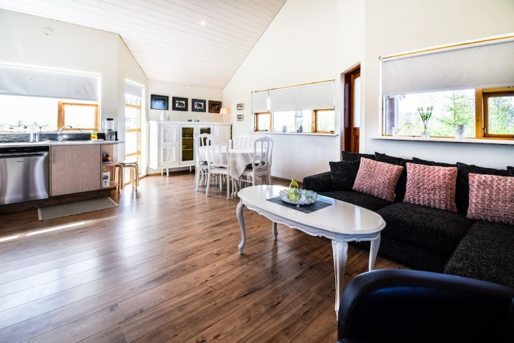 3 Bedrooms Comfort Cottage