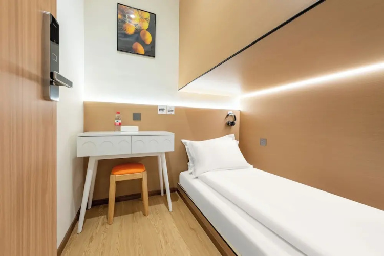 Lemon Hotel