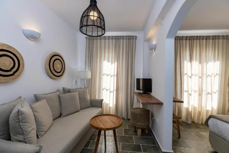 Nymfes Hotel