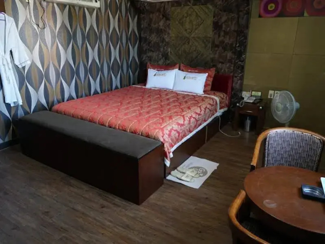 Goodstay Opera Motel
