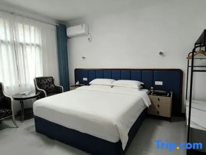 4 Bedrooms Business Suite