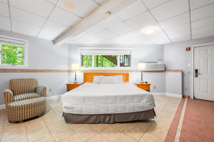 Cedar Park Inn & Whirlpool Suites photo 24