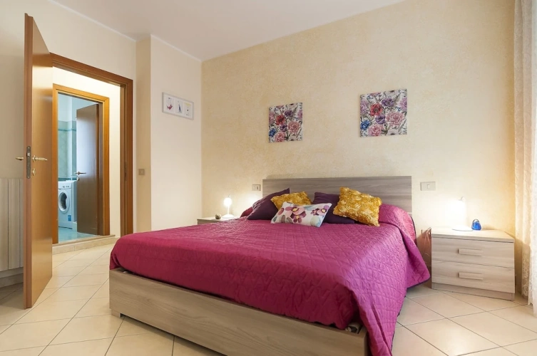 4 Bedrooms Apartment