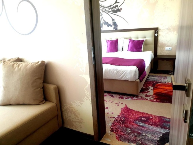 Deluxe Suite