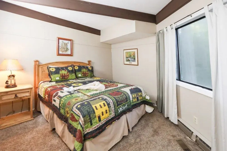 1429 Zurich Rd Chalet
