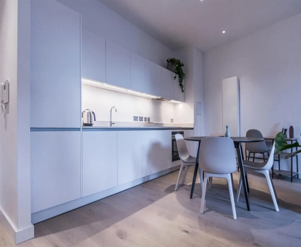 Design 1 Bed With Balcony