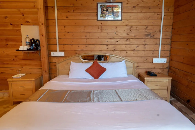 Alcove Beach Resort
