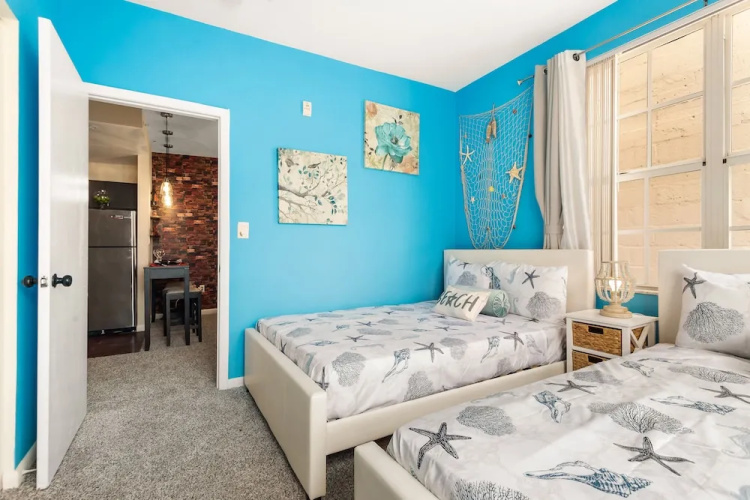 Deluxe Beach Apartment