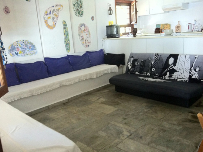 Agrelia House