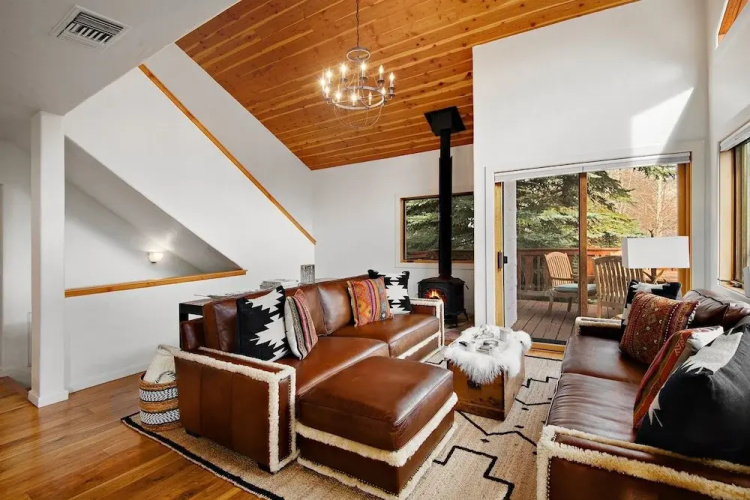 2109 B Chamonix 4 Bedroom Home by RedAwning