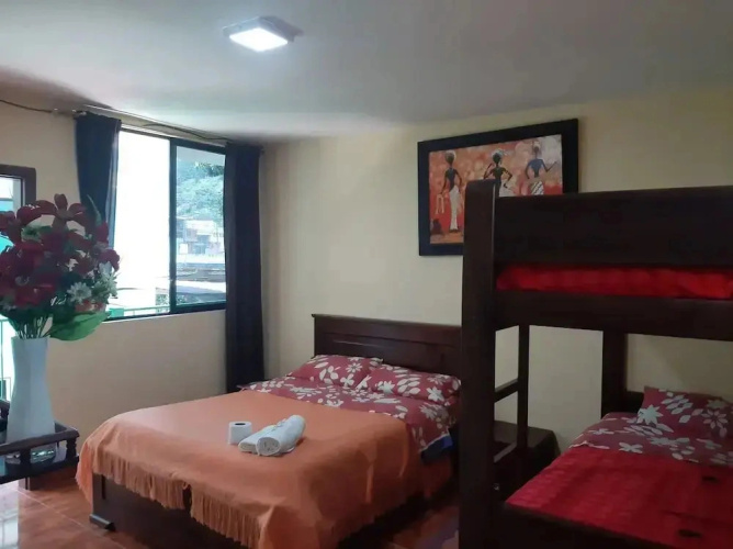 Hostal Charvic 2