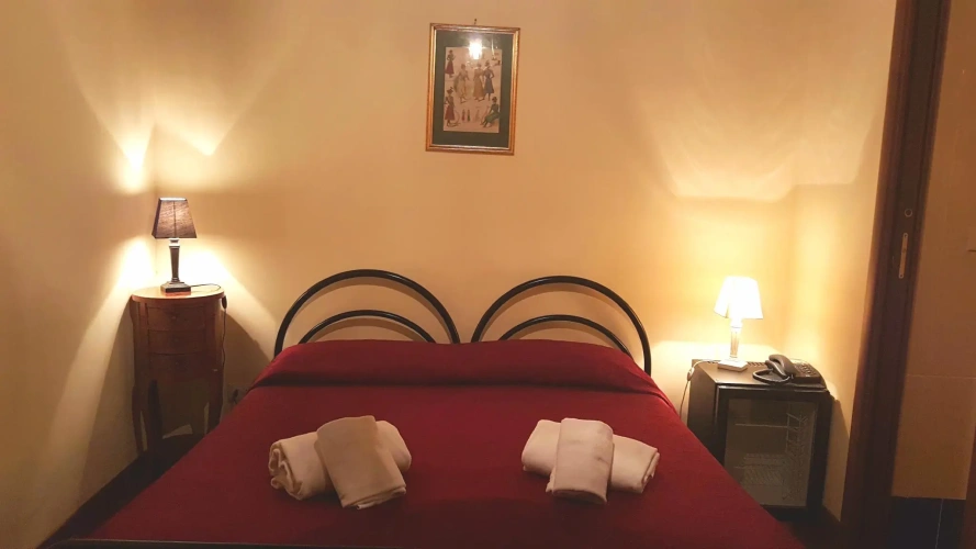 Standard Triple room