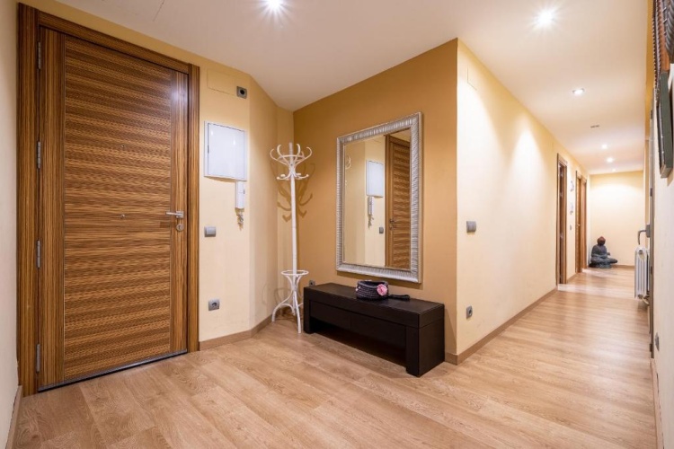 3 Bedrooms Apartment