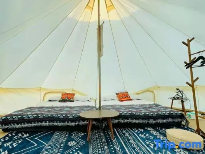 Tent with courtyard view