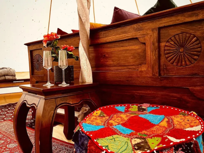 Tent Delhi, a b&b in a Luxury Glamping Style