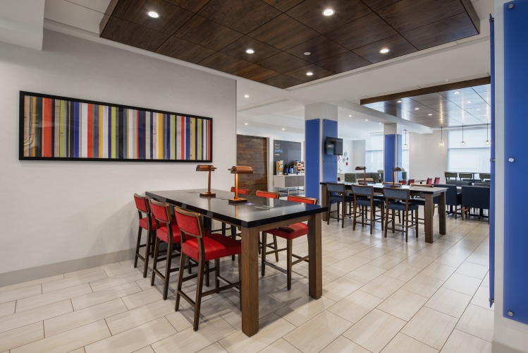Holiday Inn Express & Suites Kelowna - East photo 28
