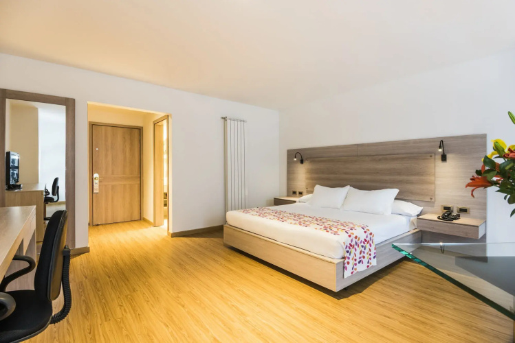 Hotel Rosales Plaza