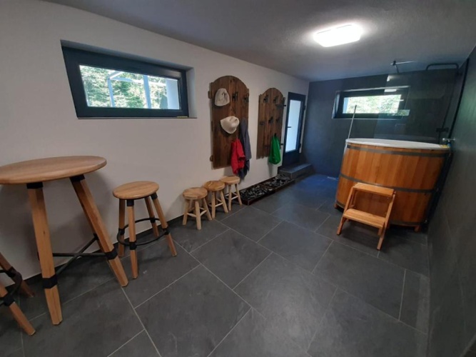 4 Bedrooms Cottage