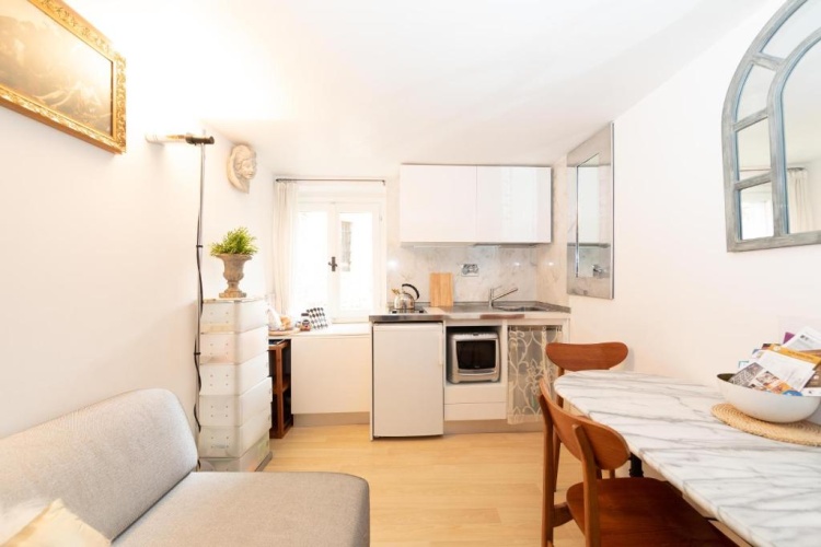 1 Bedroom Apartment with view