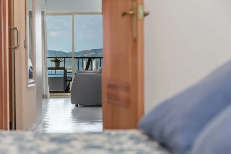 2 Bedrooms Apartment with sea view