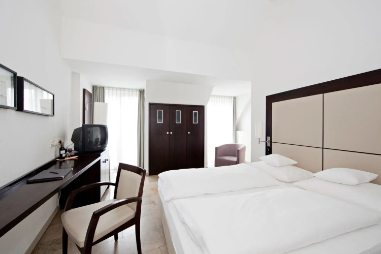 BURNS Art Hotel
