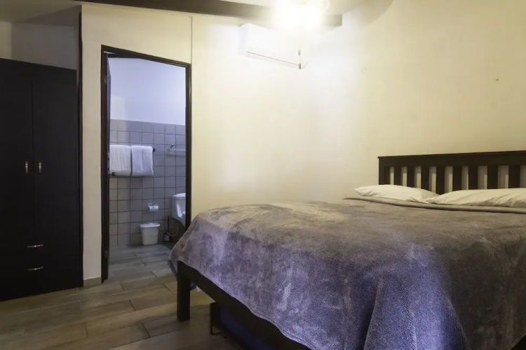 Js -14b 6 Bedroom Home
