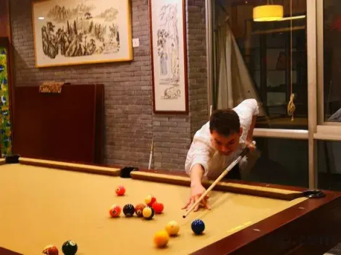 Herun Shijia Holiday Hotel