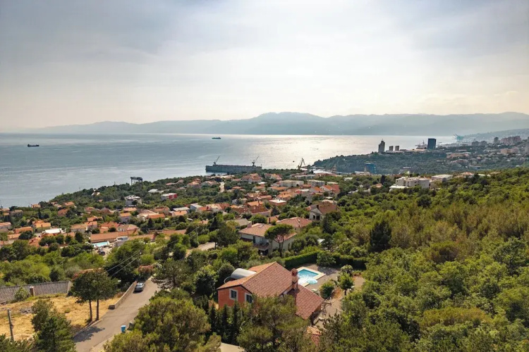 Tiny House With Private Pool Kostrena