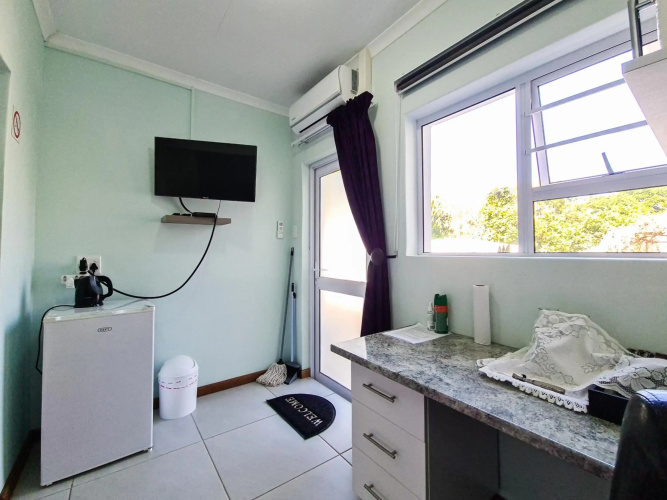 H G Deluxe Room