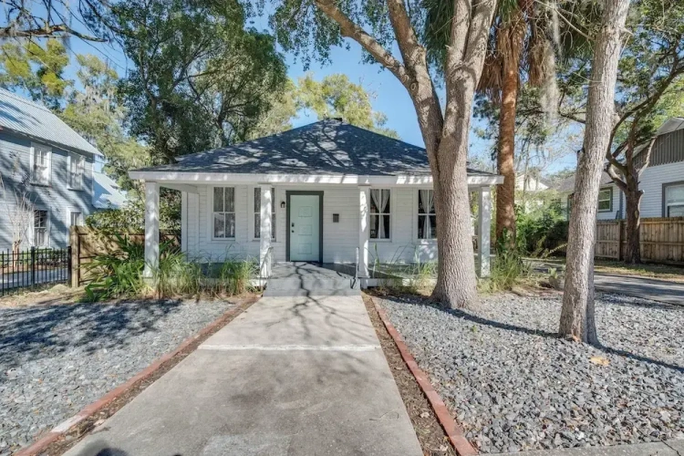 2 Bedrooms Cottage