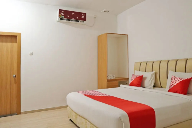 Hotel O M Authentic Kost Man