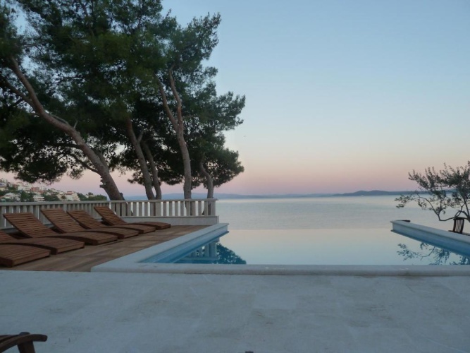 1 Bedroom Apartment with sea view