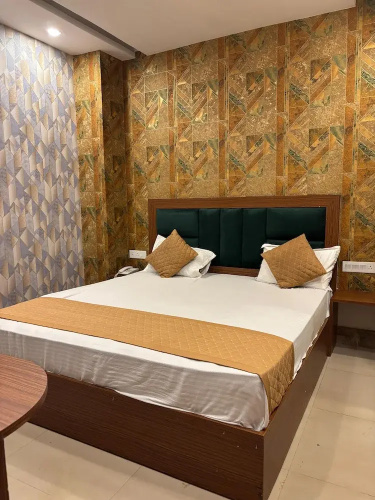 Hotel New India