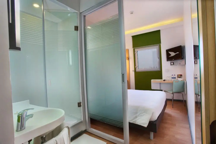 Holiday Inn Express Greater Noida Knowledge Park