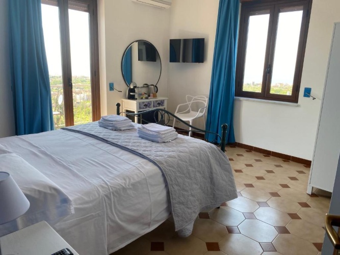 Deluxe room with balcony and with view