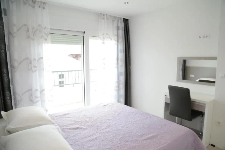 Apartment with sea view