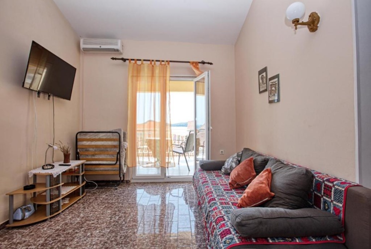 2 Bedrooms Apartment with balcony and with sea view