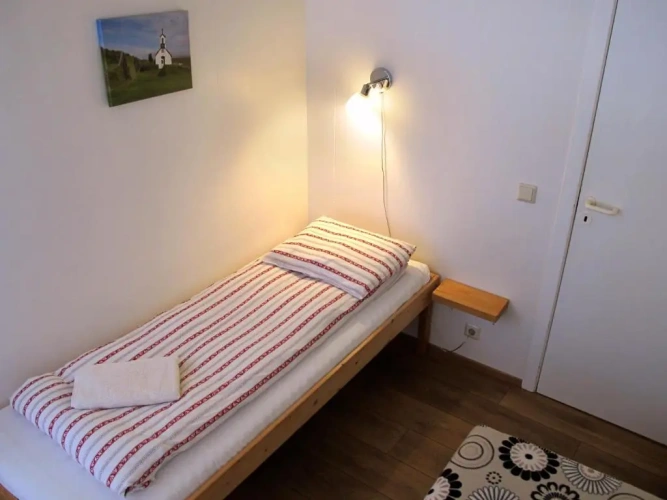 Standard Sextuple Family room