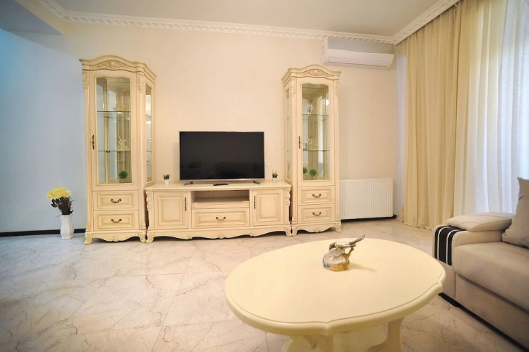 Apartment on Kostava str.