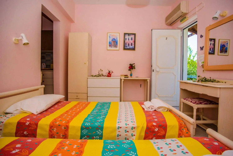 Aloni Studios & Apartments