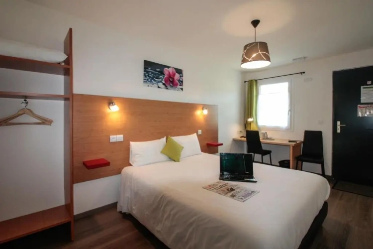 Standard Double room with view