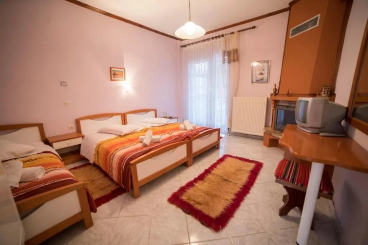 Standard Triple room with mountain view