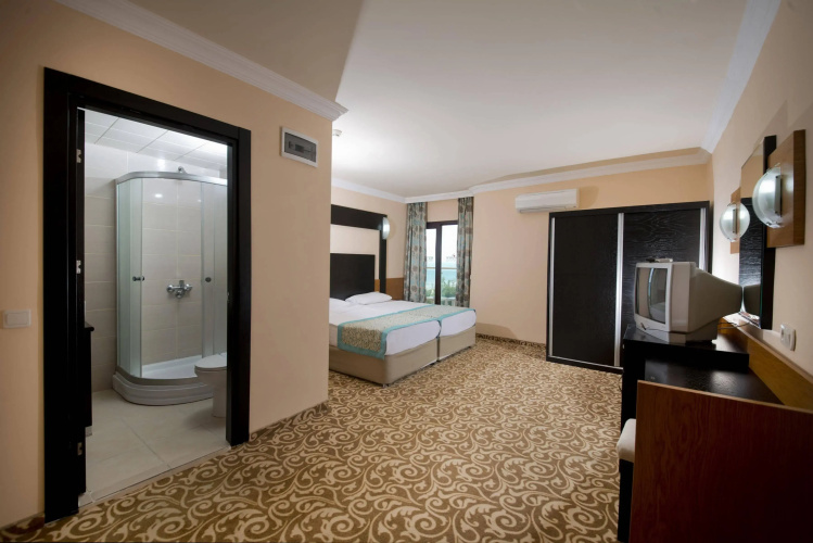 Mc Mahberi Beach Hotel