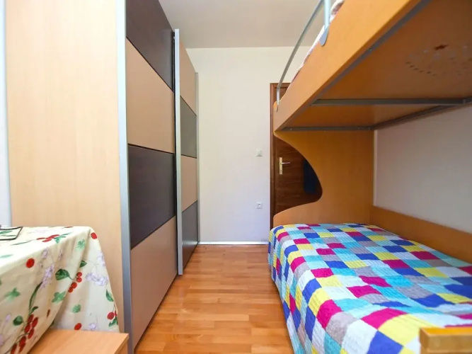 Apartment 640